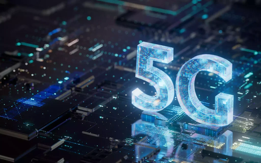 Conceptual representation of 5G technology. Image depicting a large glowing 3D '5G' text over a circuit board, symbolizing digital connections and next-generation network infrastructure